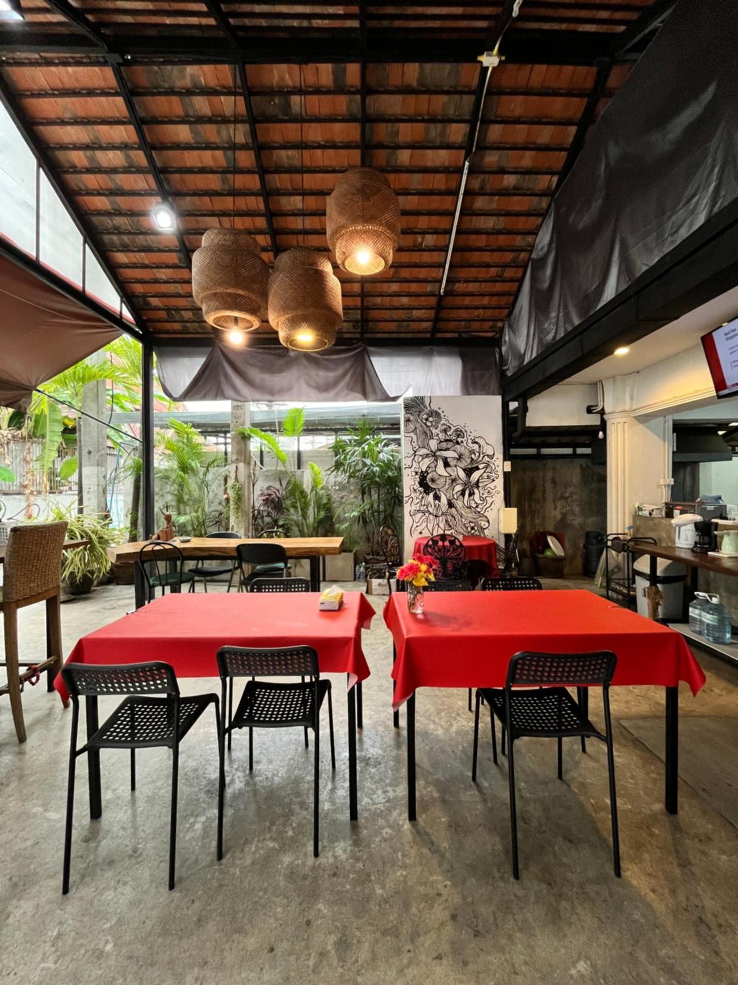 Rcn Court & Inn Chiang Mai Exterior foto